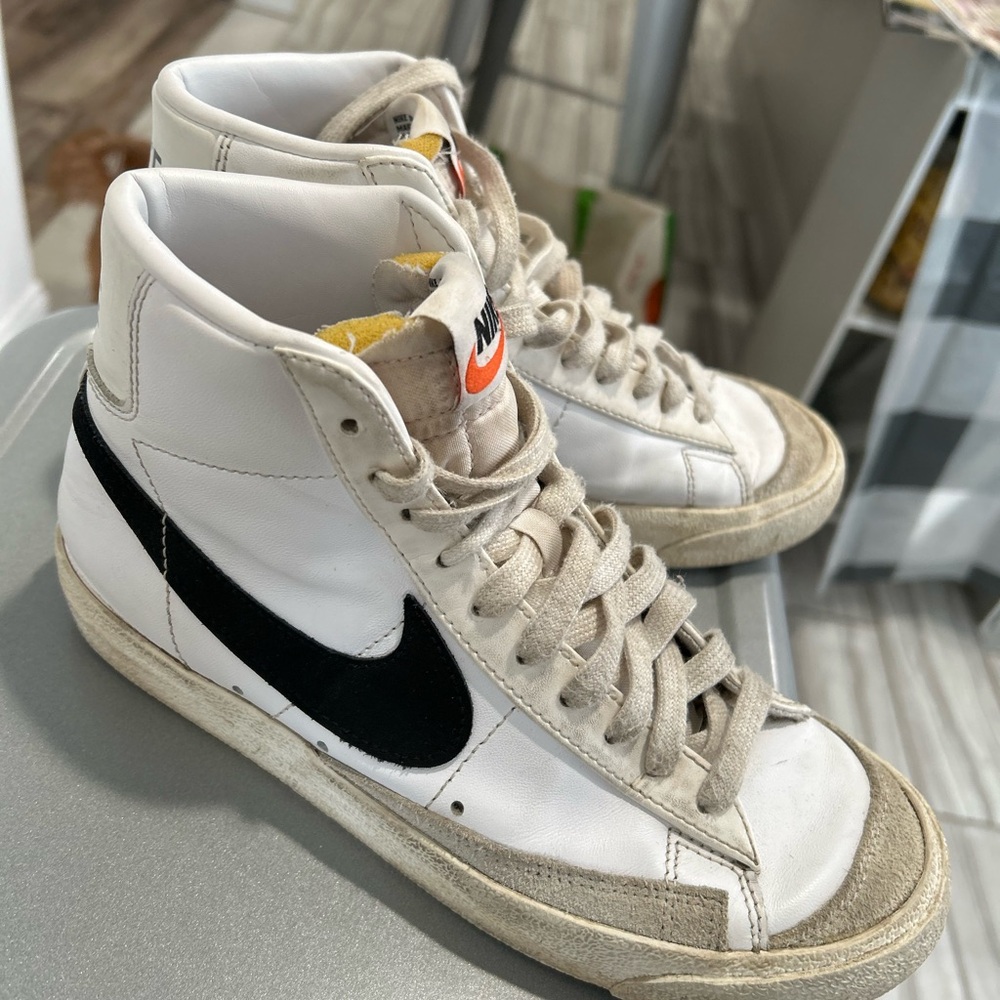 Nike White and Black Blazer Mid ‘77 Vintage High-Tops